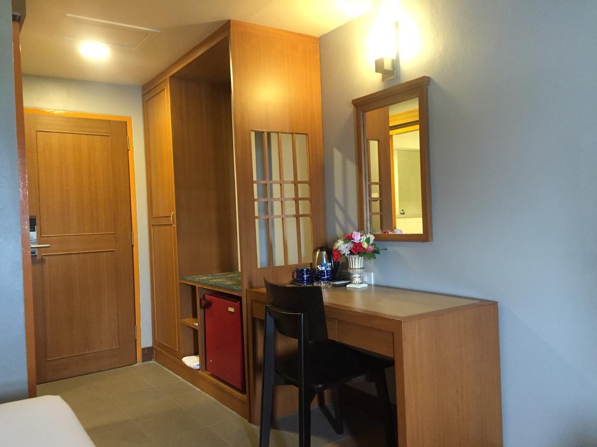 D-One Hotel Hat Yai Bagian luar foto